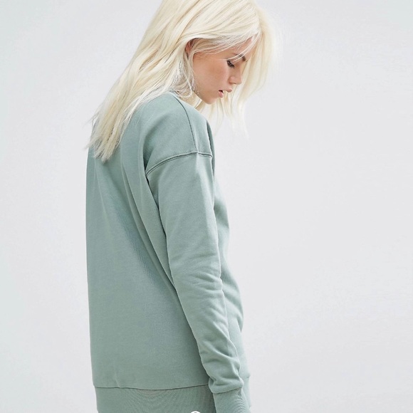 ASOS Boyfriend Crew Neck Sweater 0P NWOT - Picture 2 of 3